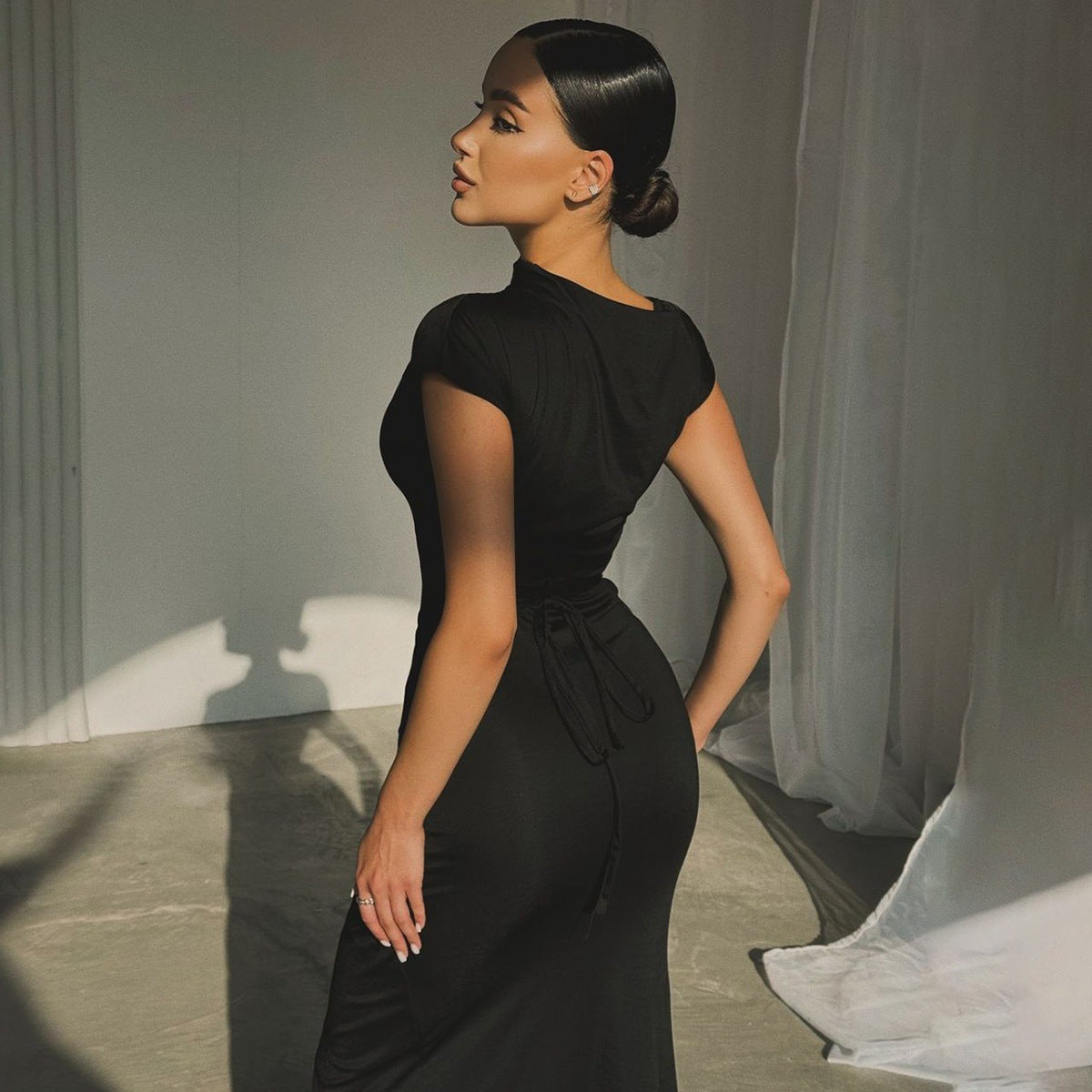 Solid color pleated tie design tight waist hip short sleeve dress