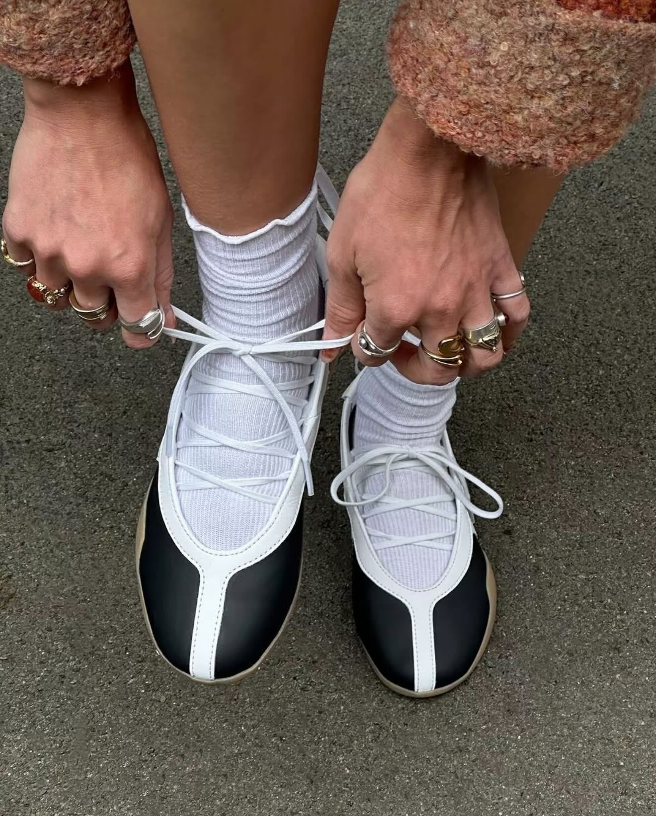 Cross-strap ballet flats