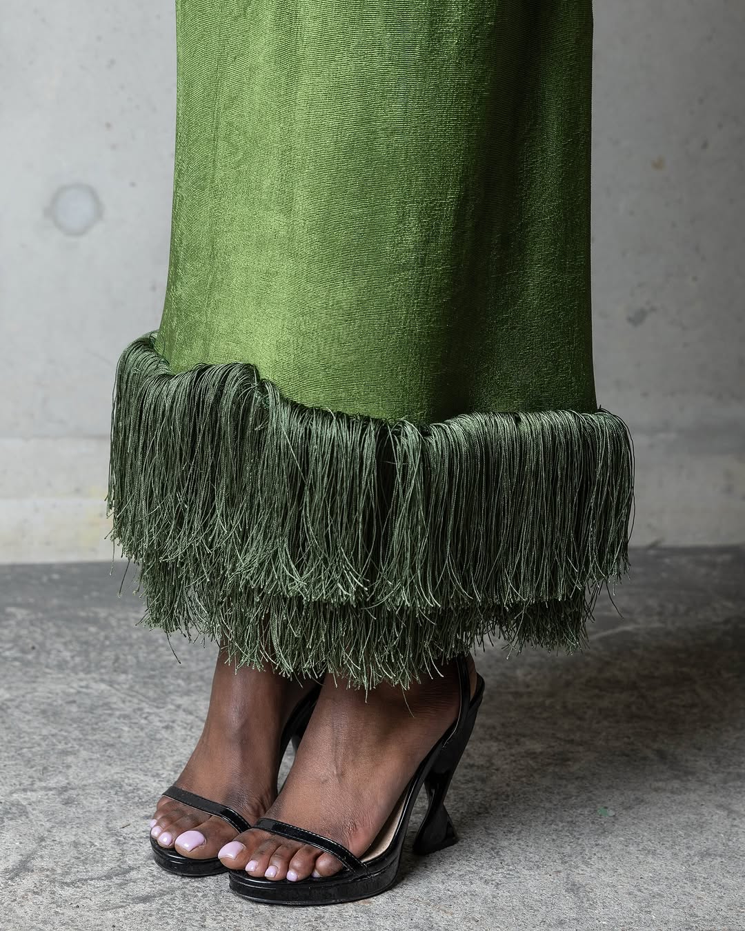 Backless hem fringe dress