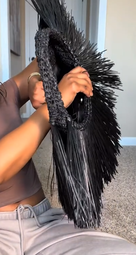 Tassel Handheld Straw Woven Bag Holiday Travel Woven Bag-Black