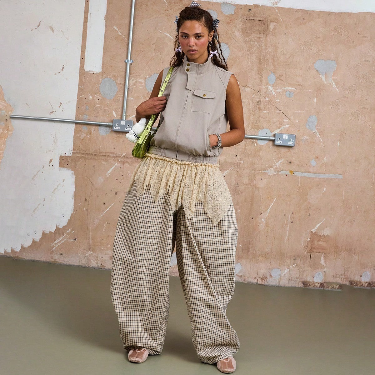 Low-rise loose straight-leg plaid trousers