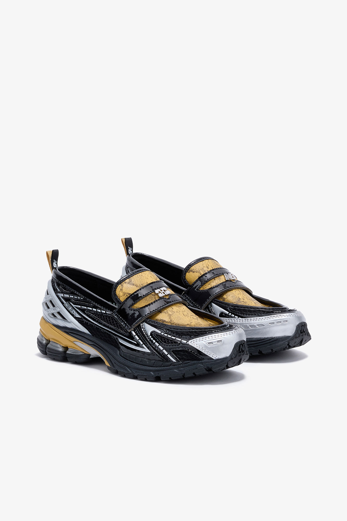 Retro contrast snake print loafers