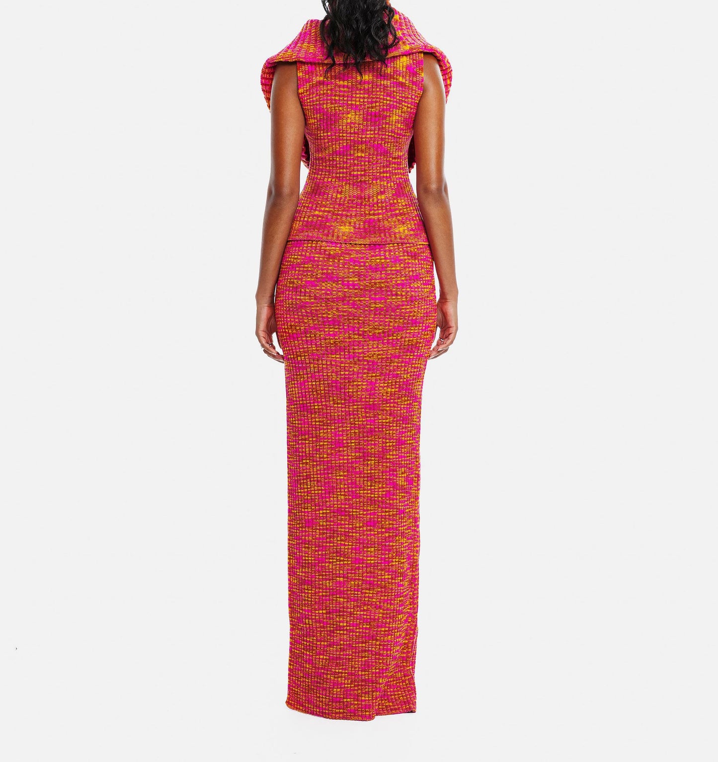 Sleeveless fitted top and knitted skirt set
