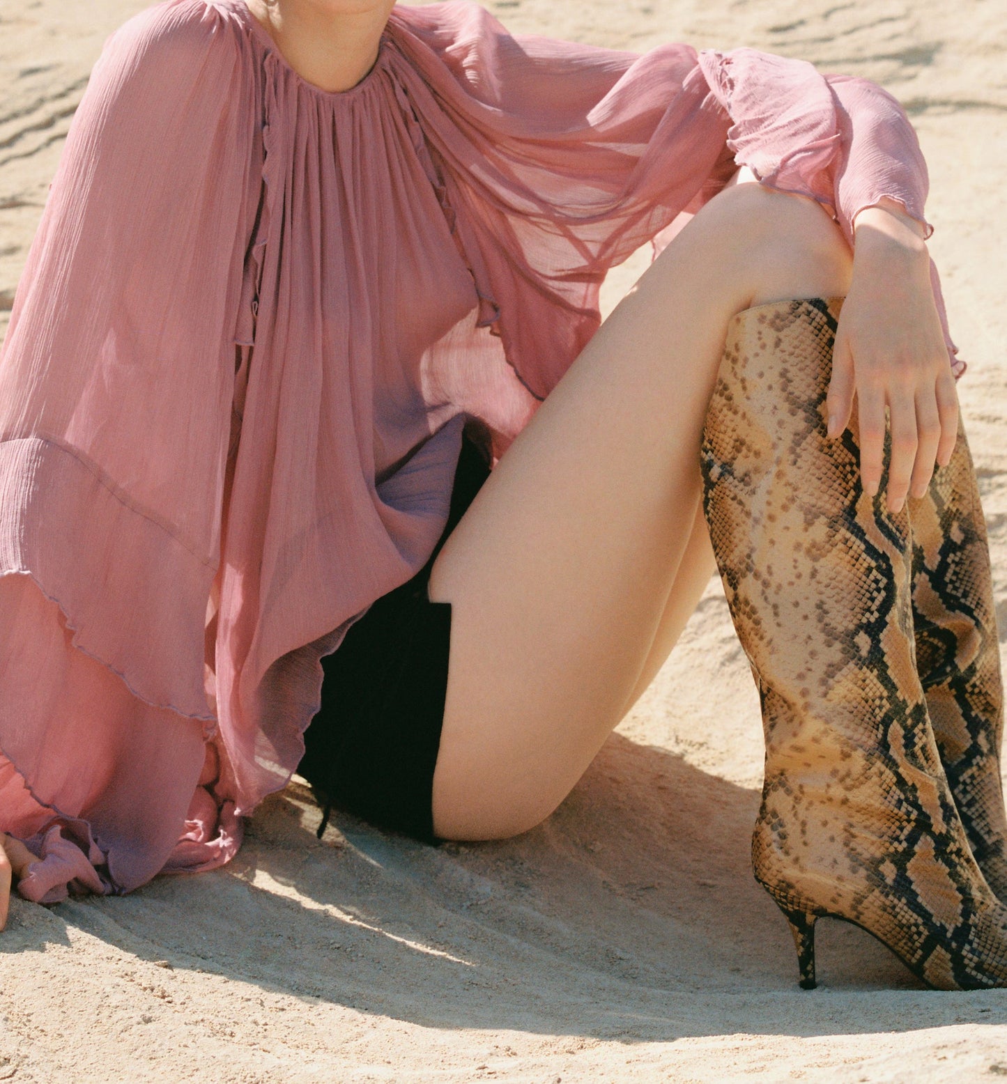 Ruffled long-sleeved chiffon shirt