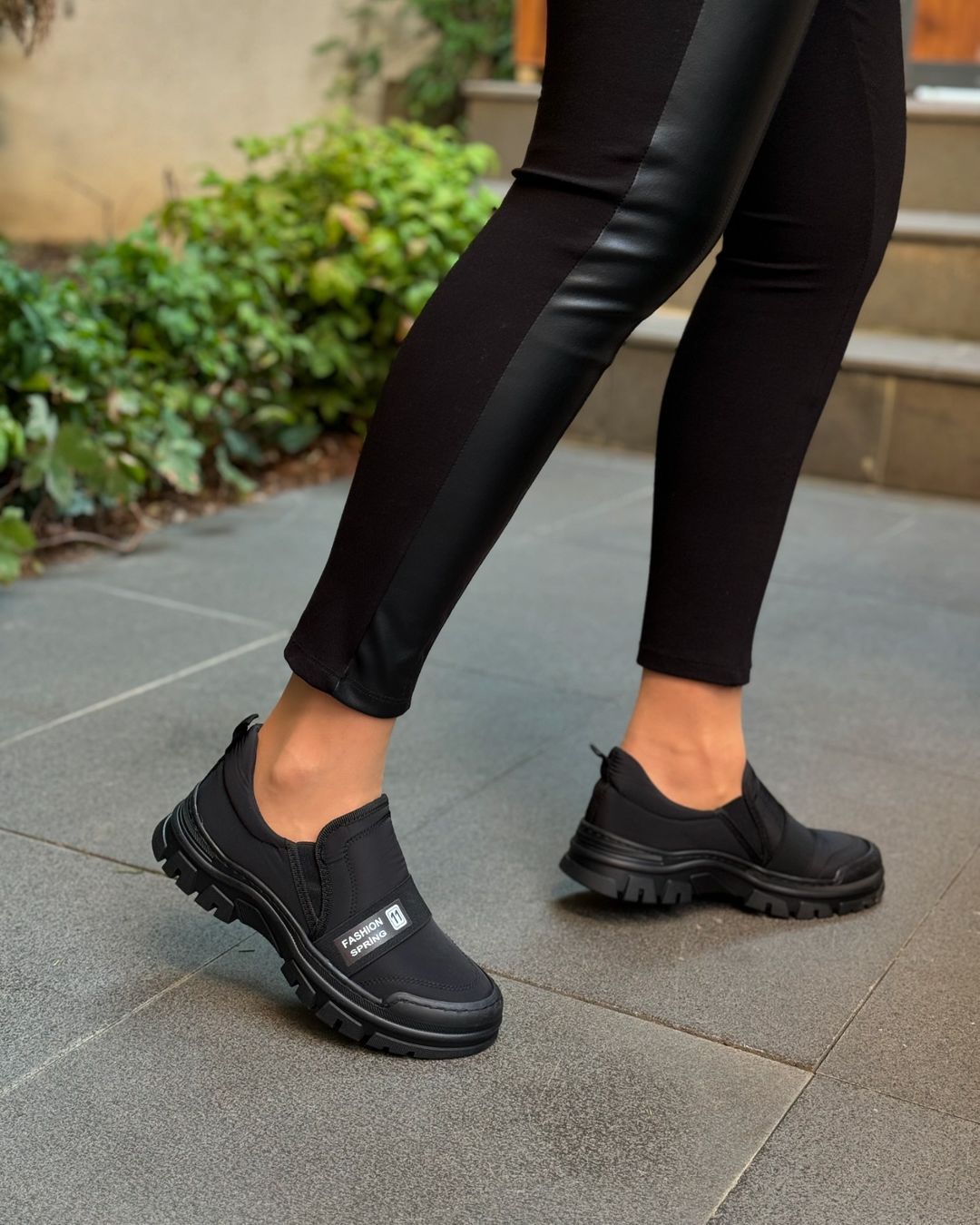 Ladies slip-on casual shoes
