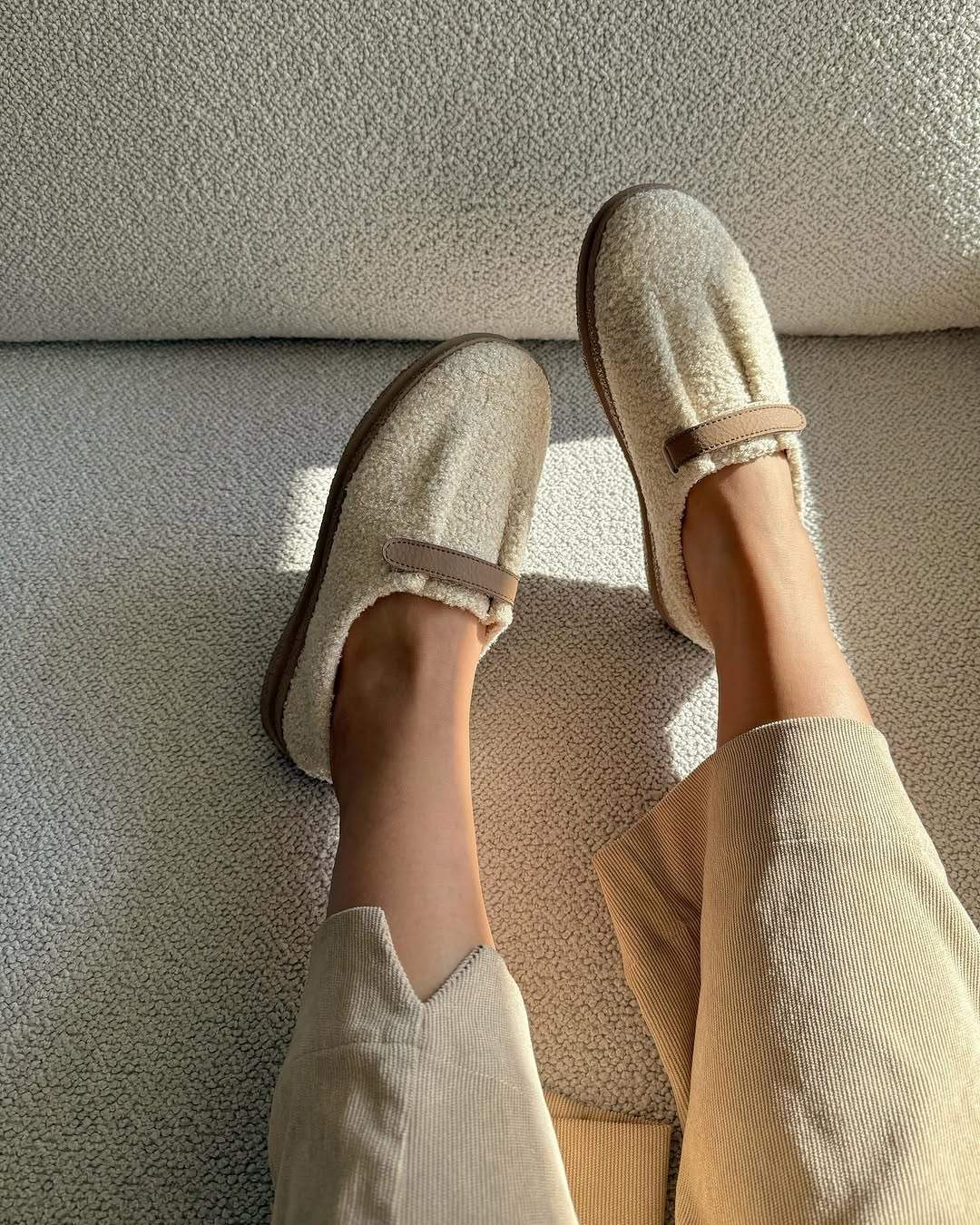 Fur one-piece slip-on shoes
