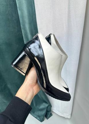 Color block Italian leather ankle boots