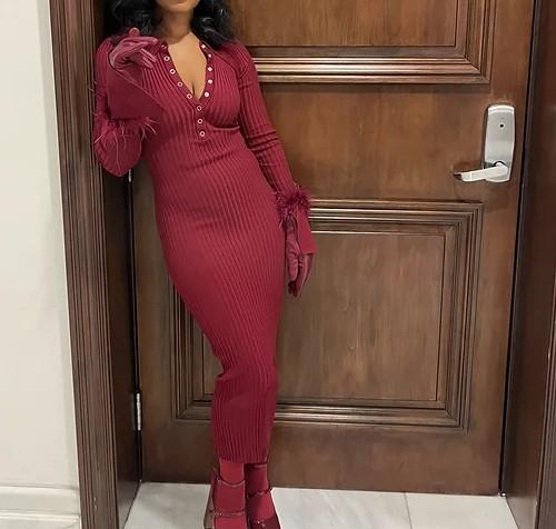 Feather cuffs knitted dress