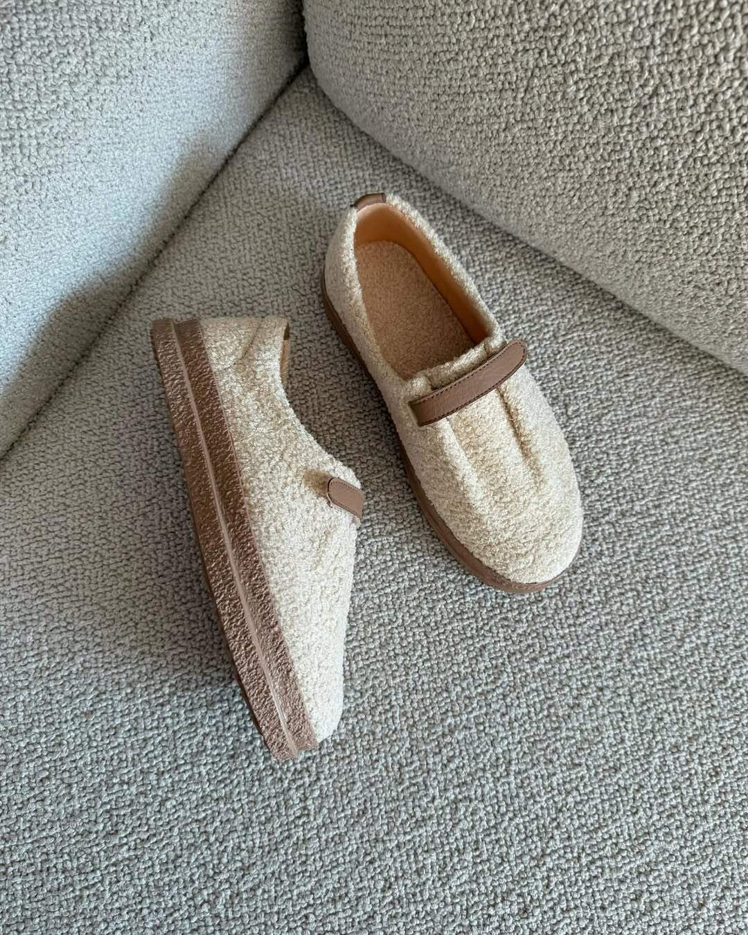 Fur one-piece slip-on shoes