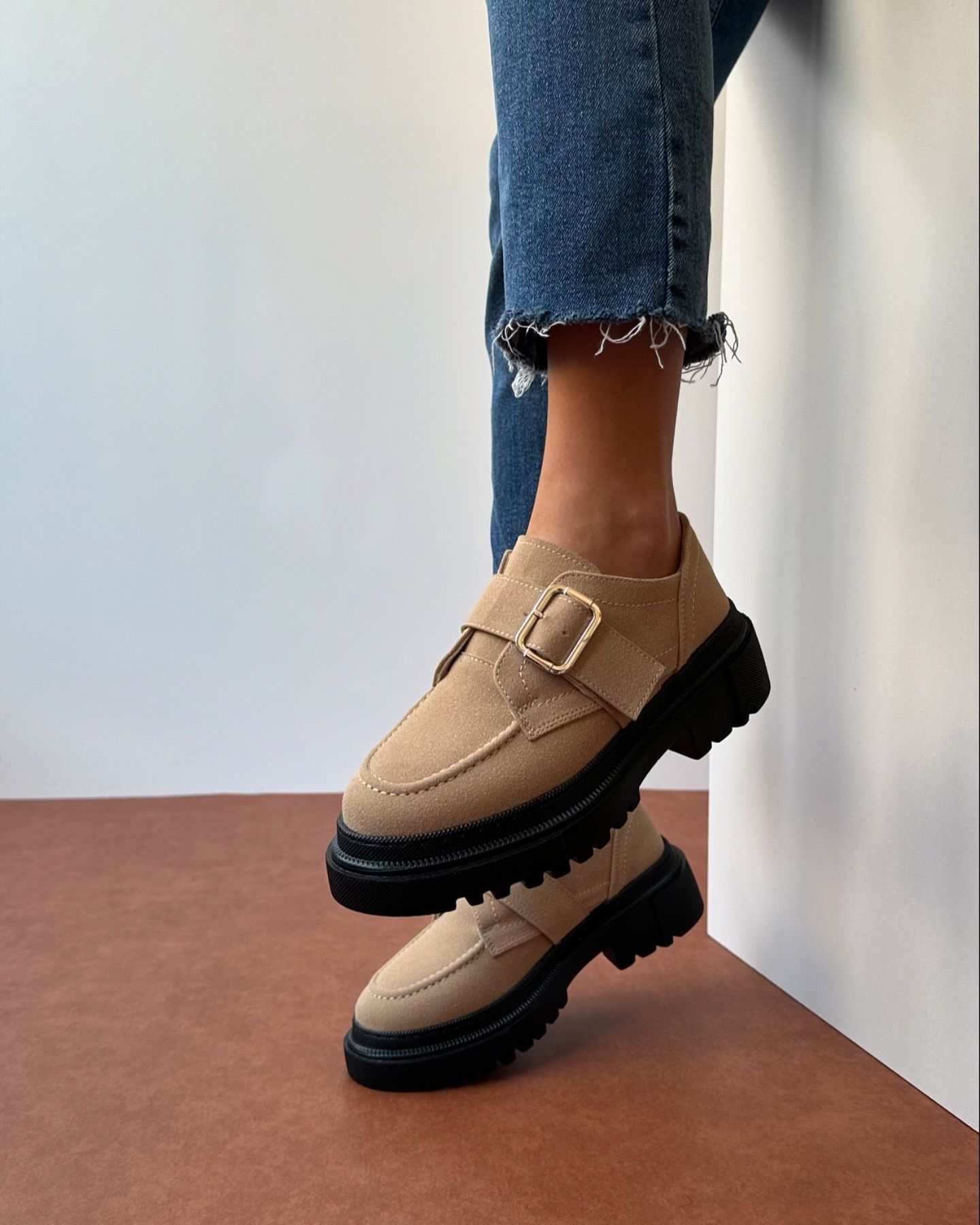Thick-soled slip-on loafers