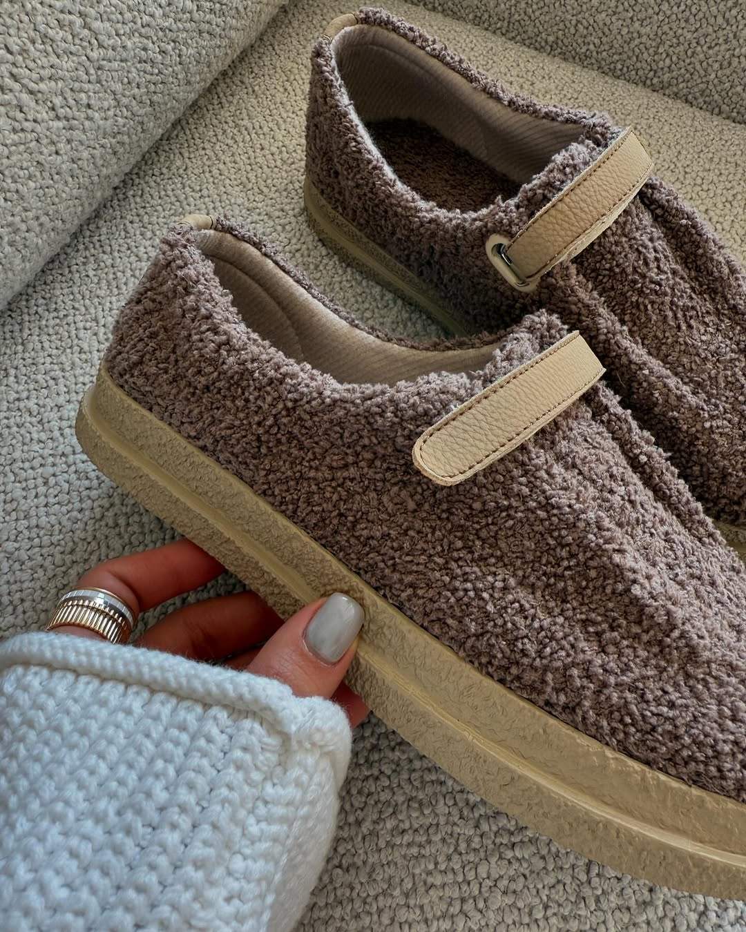 Fur one-piece slip-on shoes