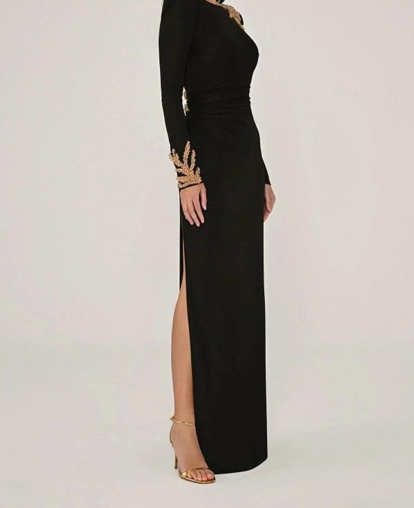 Black slim-fitting evening dress
