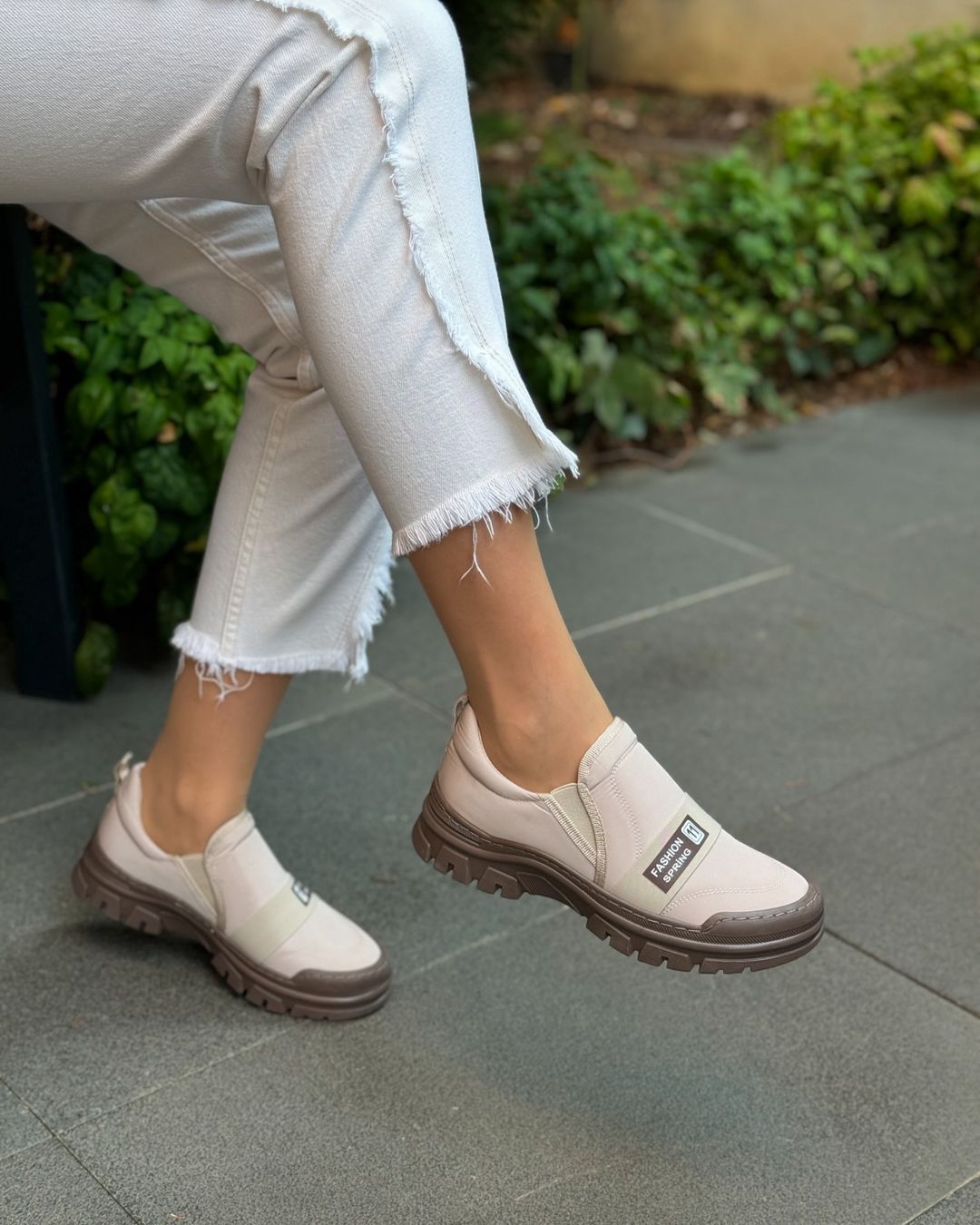 Ladies slip-on casual shoes