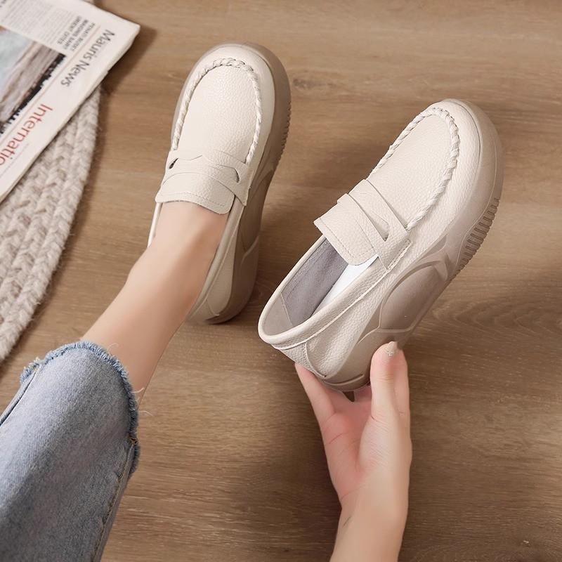 Anti-slip slip-on shoes