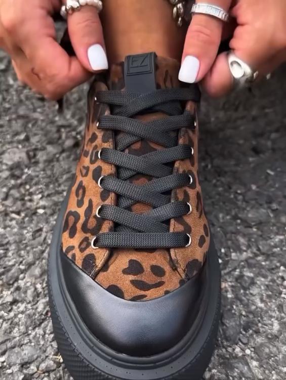 Fashionable leopard print soft-soled shoes