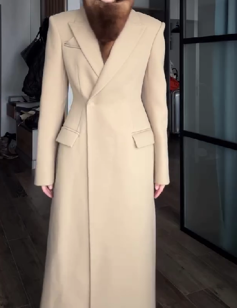 One-button mid-length blazer