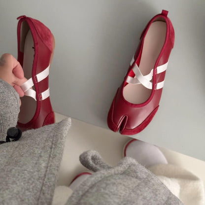 Cross-strap genuine leather ballet flats with split toes