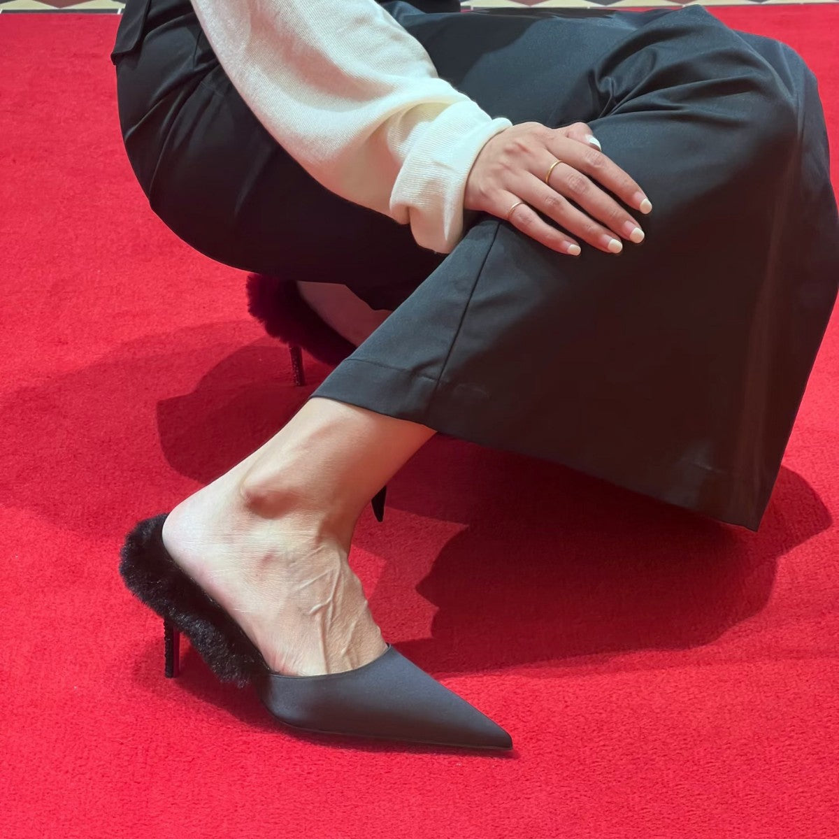 Pointed-toe high heels, stiletto heels, furry shoes
