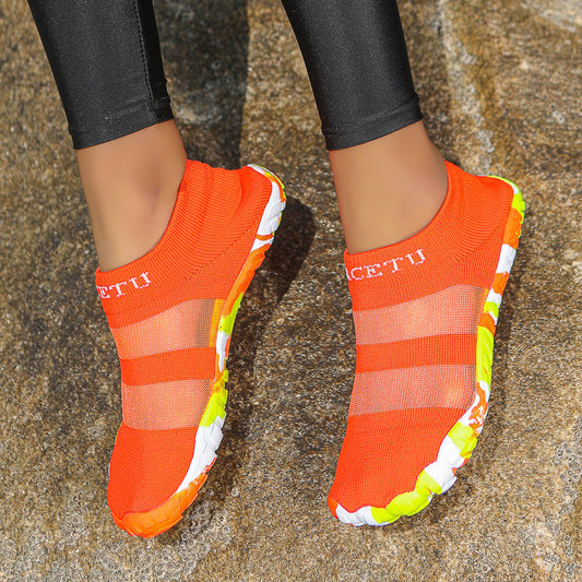 Flyknitted water shoes, beach shoes, non-slip wading shoes