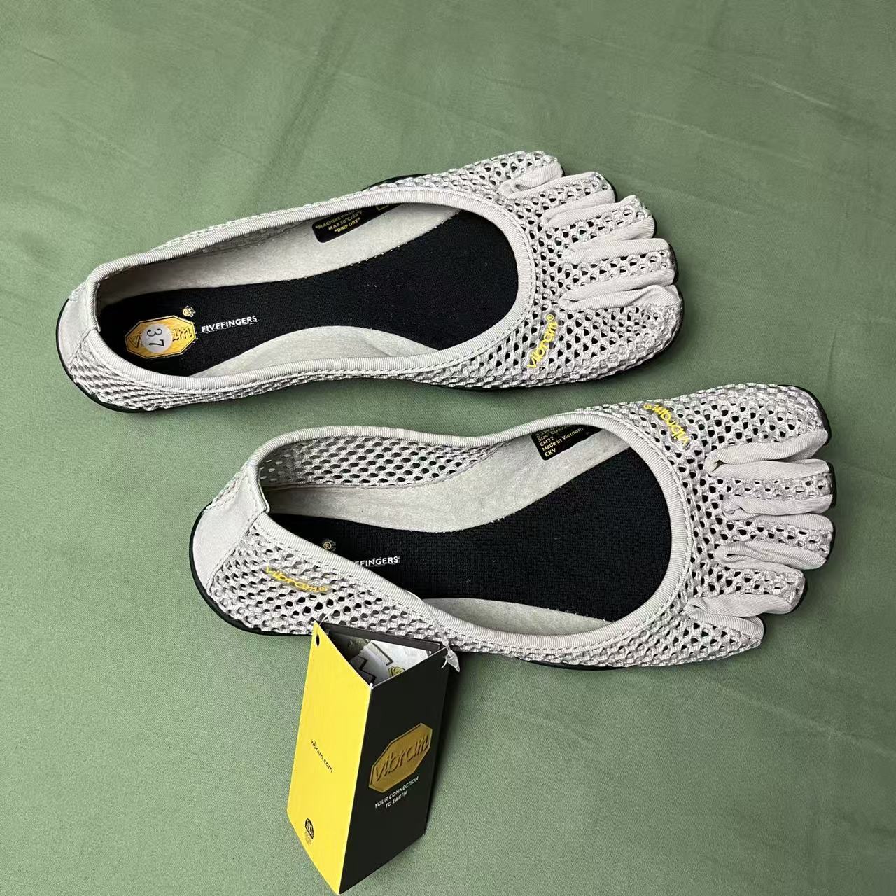 Pilates, Indoor Fitness, Yoga & Dance Shoes — Split-Toe Style