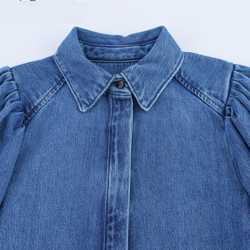 Women's denim shirt with three-quarter puff sleeves