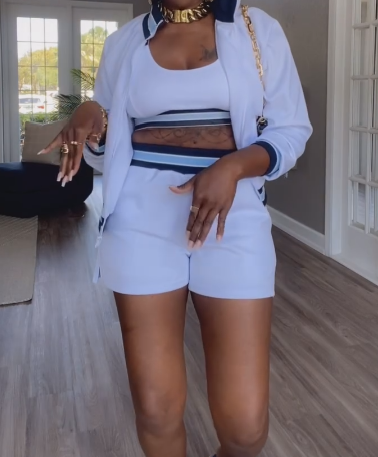 Blue and white contrast sports three-piece suit