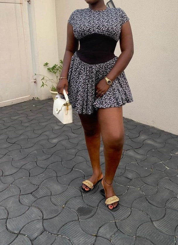 Slim waist mini skirt