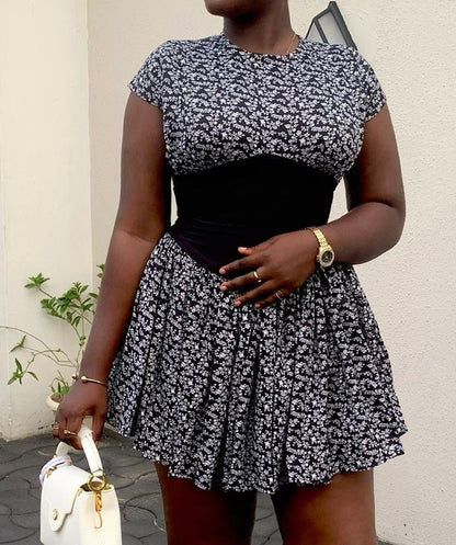 Slim waist mini skirt