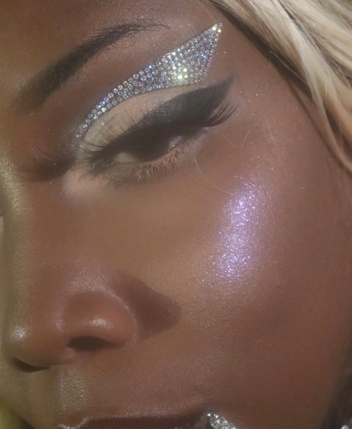 Self-adhesive eyeliner diamond stickers