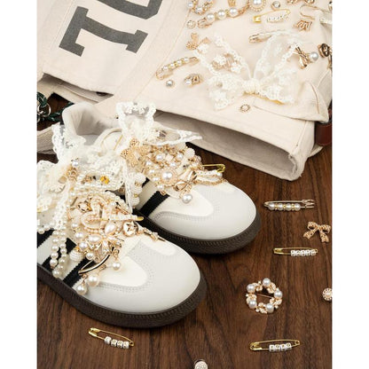 Women's sneaker decoration kit