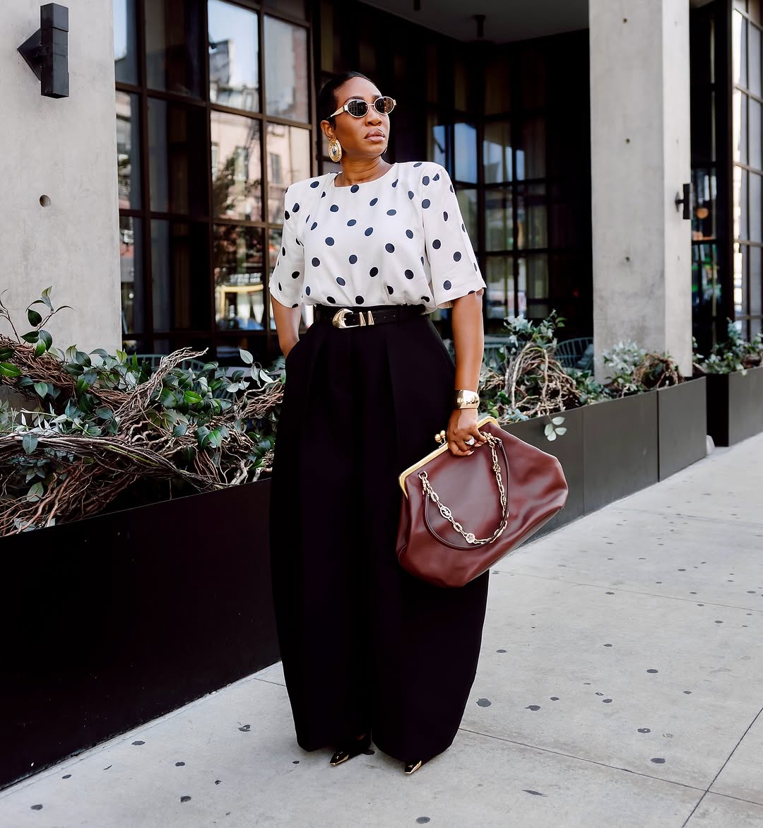 Black barrel silhouette trousers