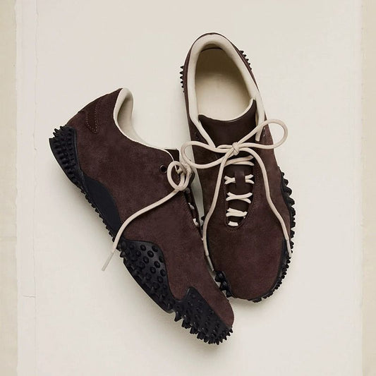 Flat sports jogging shoes