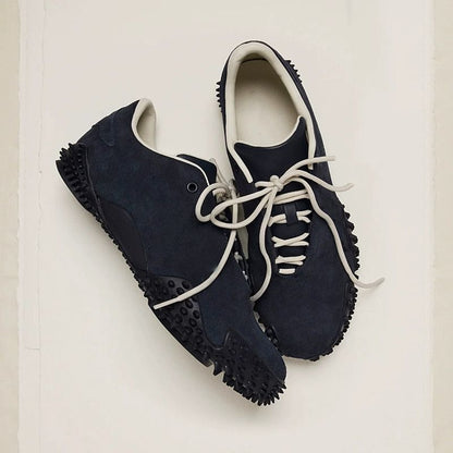 Flat sports jogging shoes