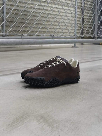 Flat sports jogging shoes