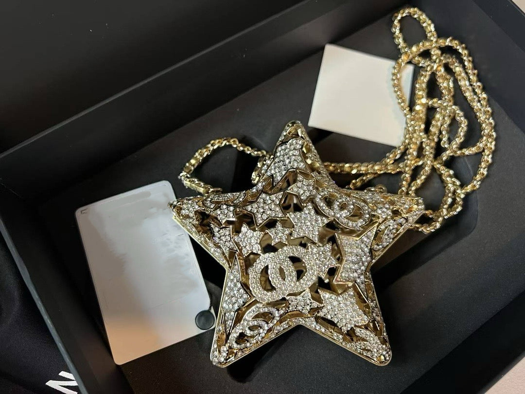 Five-pointed star diamond evening bag mini hollow metal star bag