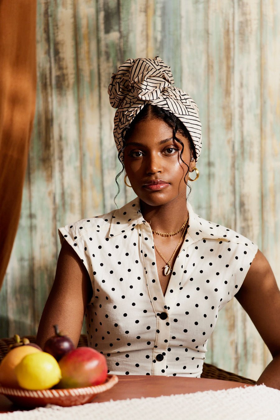 Women's metal-handled headscarf