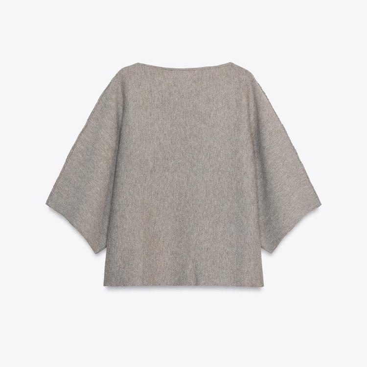 Women's collared knitwear