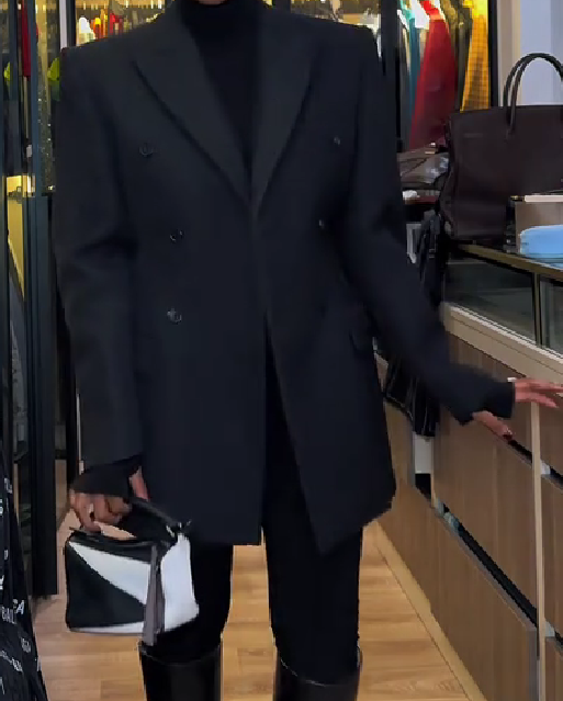 Hourglass-shaped suit jacket - black