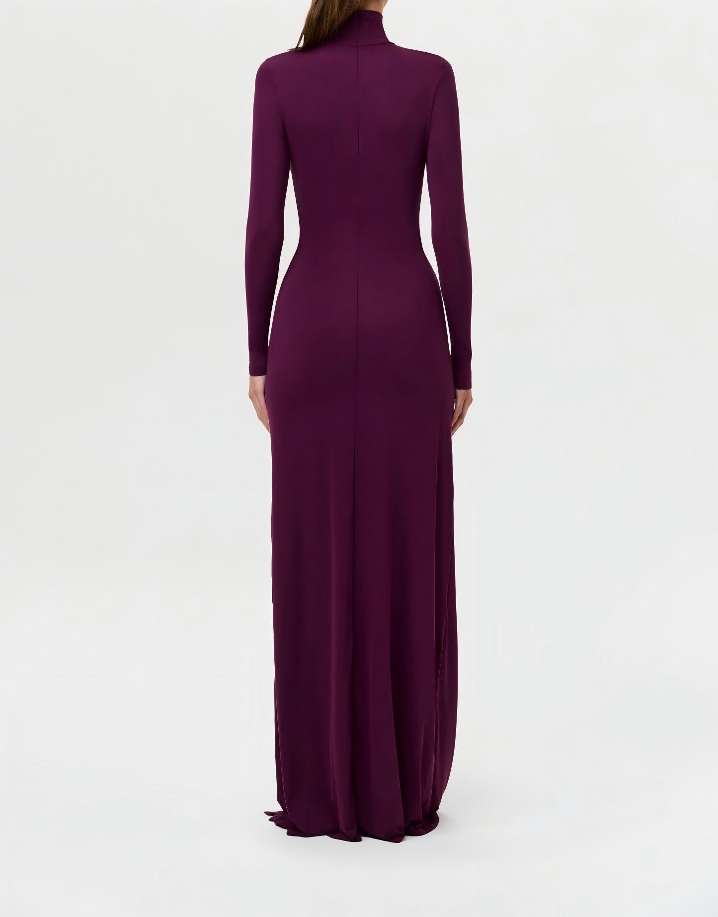 Slim-fit, waist-cinching, knotted solid color long-sleeved dress