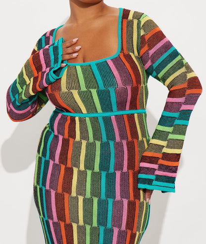 Colorful long-sleeved stretch dress