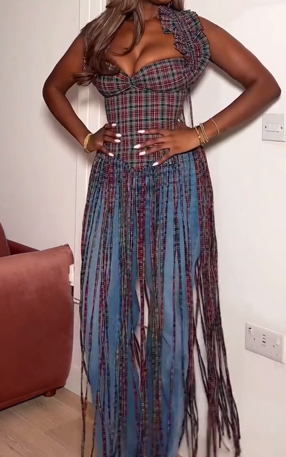 Ruffled shoulder straps, tassel hem, corset