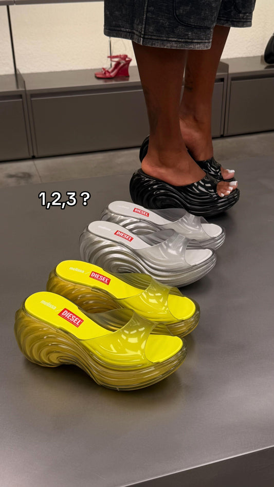 Open-toe platform shoes with wavy soles
