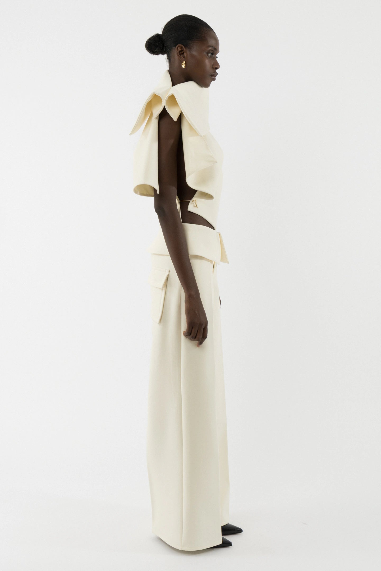 Asymmetric neckline deconstructed top