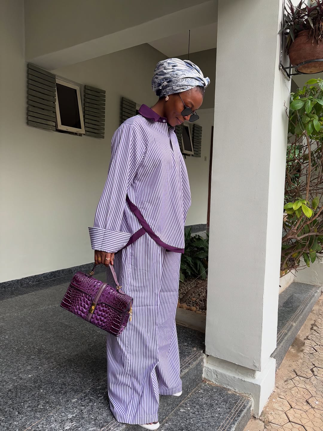 Spacious striped color-block shirt and wide-leg pants suit