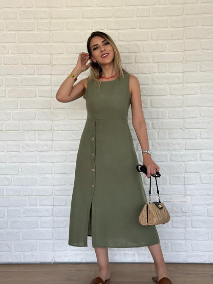 Round neck buttoned sleeveless solid color slit dress