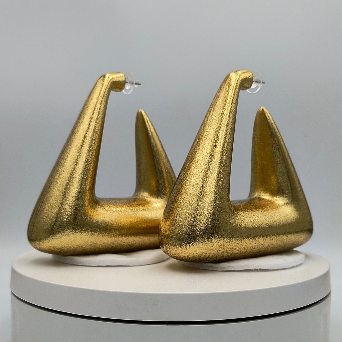 Pyramid Hoops