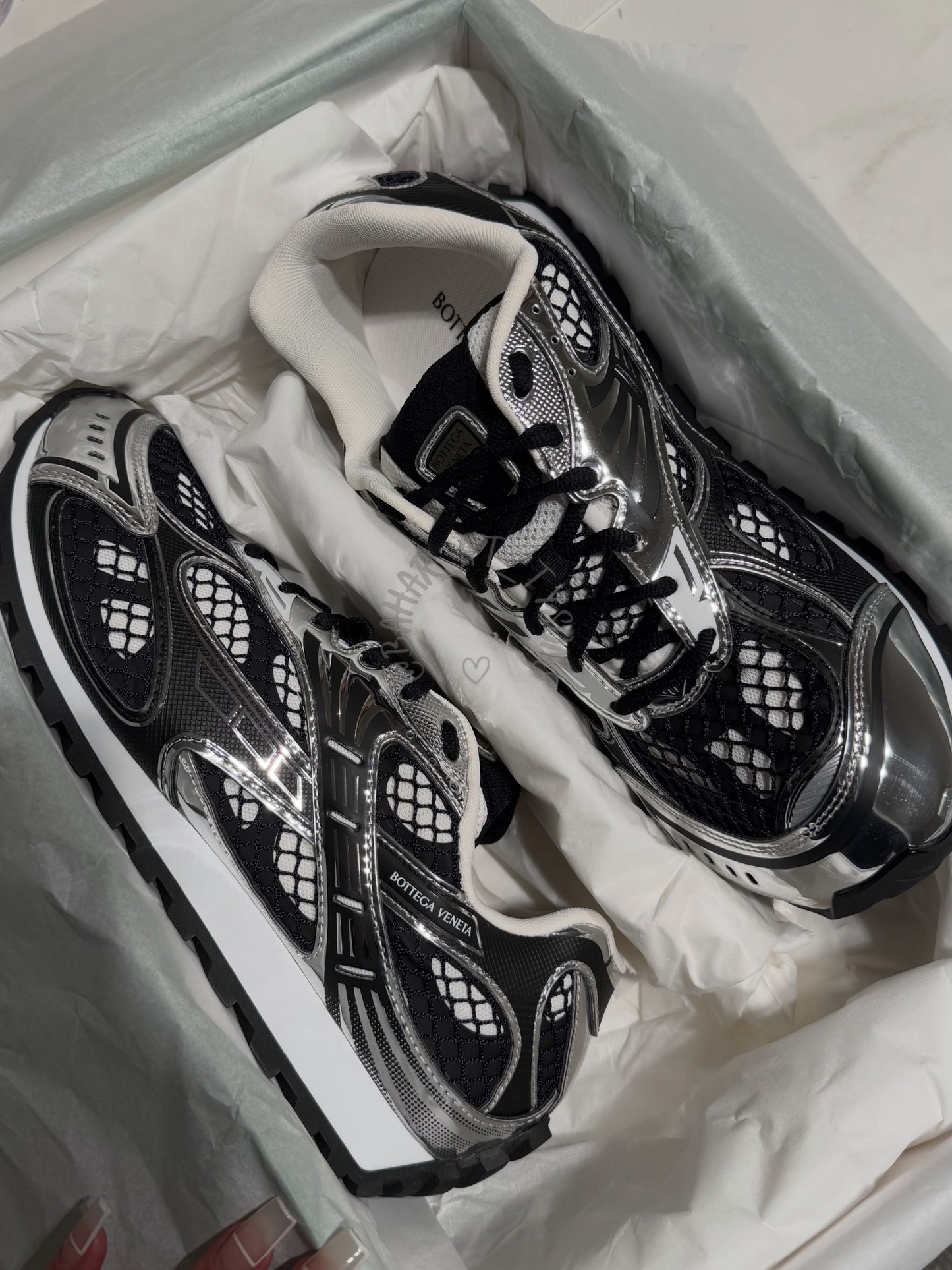 Genuine leather and mesh sneakers