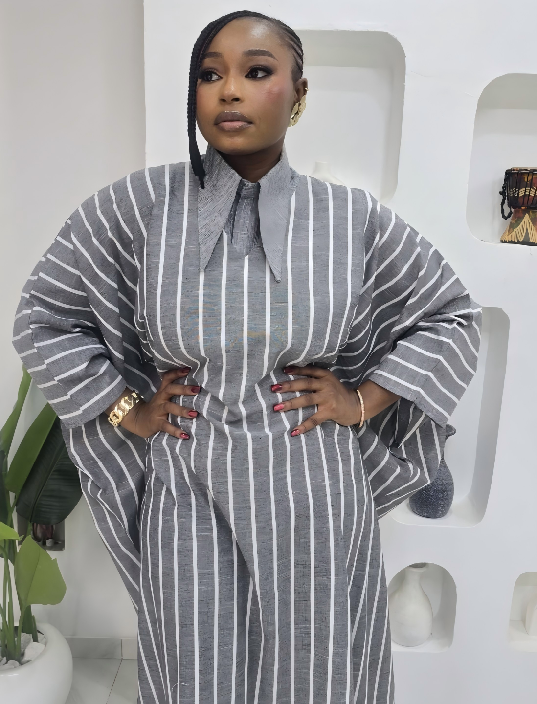 Two-piece style long robe with a detachable collar