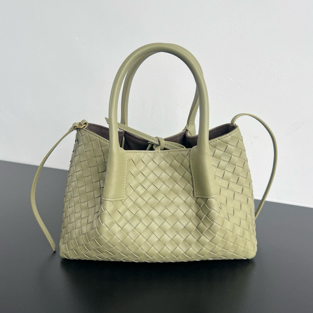 Woven double-sided shoulder tote bag