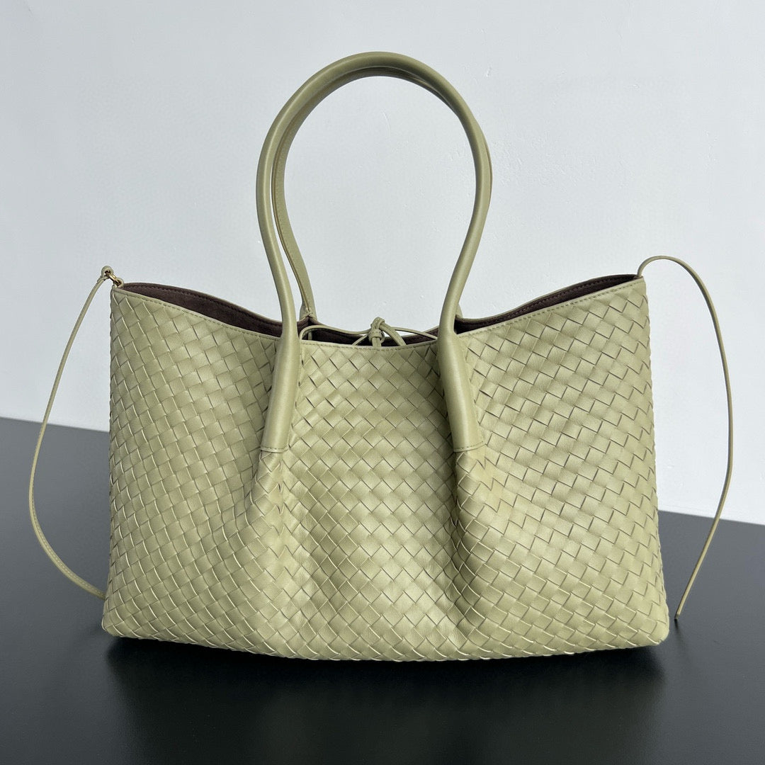 Woven double-sided shoulder tote bag